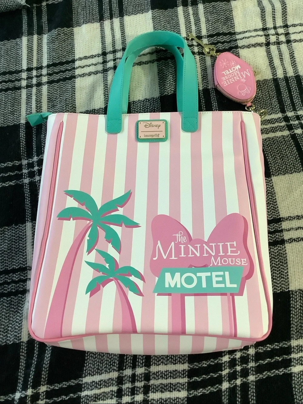Minnie mouse vacation style poolside tote bag with coin bag & wallet
